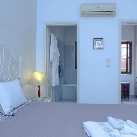 Skiadeni - Sea Front House בית נופש *