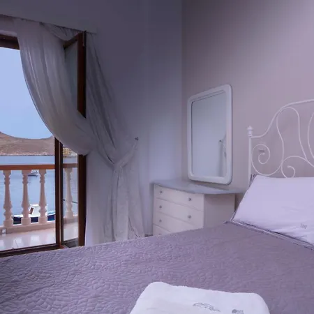 Skiadeni - Sea Front House *