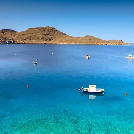 Skiadeni - Sea Front House * האלקי